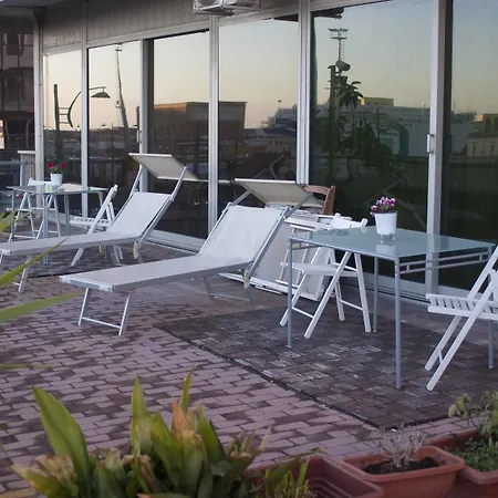 Marina Resart Rooms & Suite-3